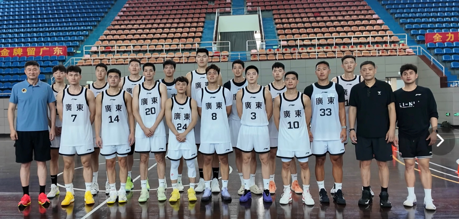 广东男篮全运会16人阵容:杜锋挂帅赵睿胡明轩领衔 多位新老国手